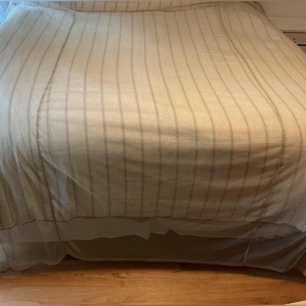 California King Sheer Shimmery Bed Cover - Picture 13 of 16